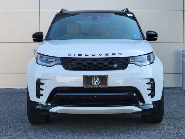 Certified Used 2025 White Land Rover Dynamic SE image 13