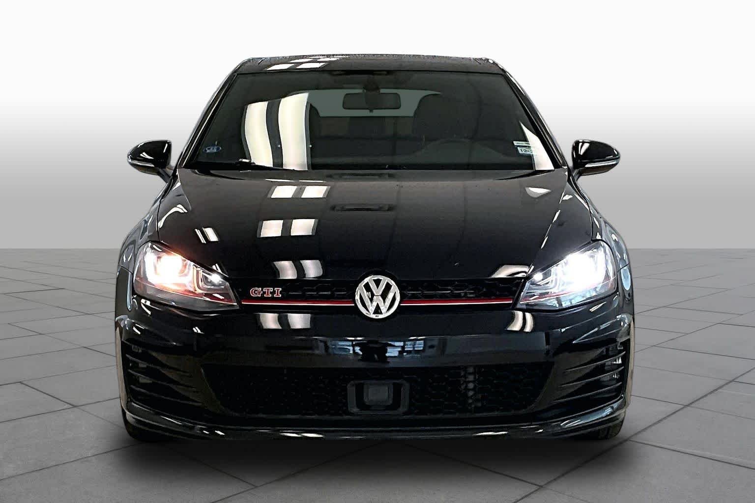 Used 2017 BLACK Volkswagen Autobahn image 3