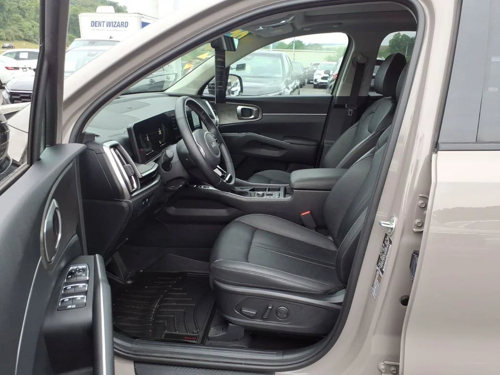 Used 2025 Brown Kia X-Line EX image 15