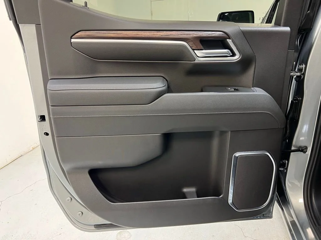 New 2026 Sterling Metallic GMC SLT image 25