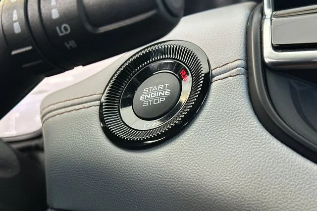 Used 2025 White Jeep Limited image 25