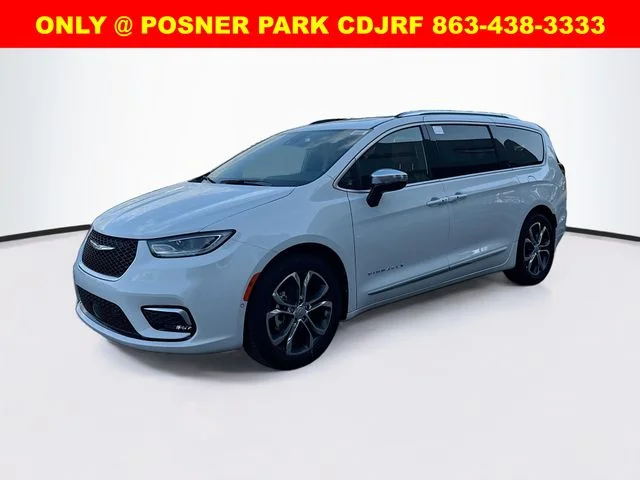 2026 Chrysler Pacifica Pinnacle's photo