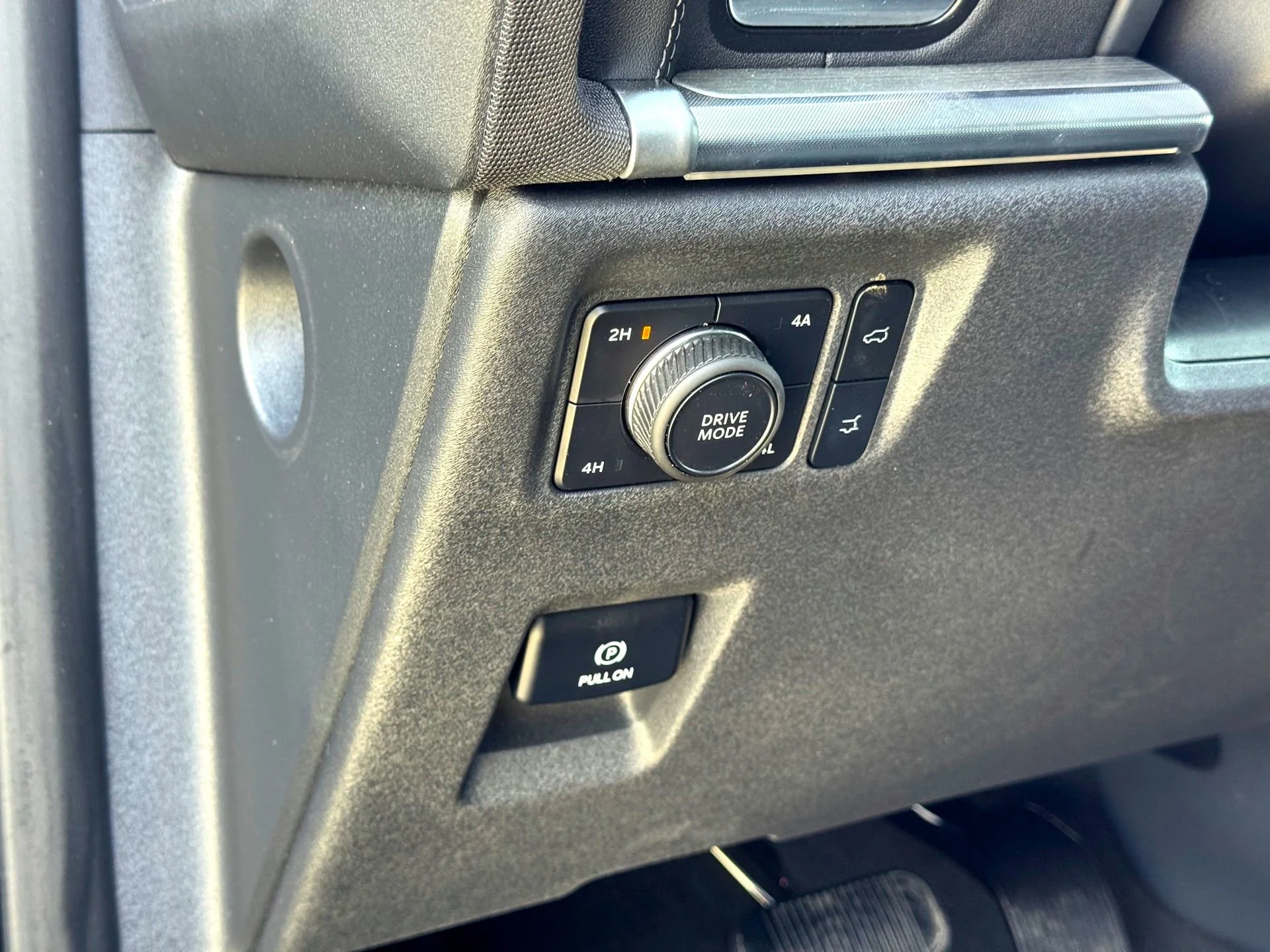 Used 2025  Ford Platinum image 15