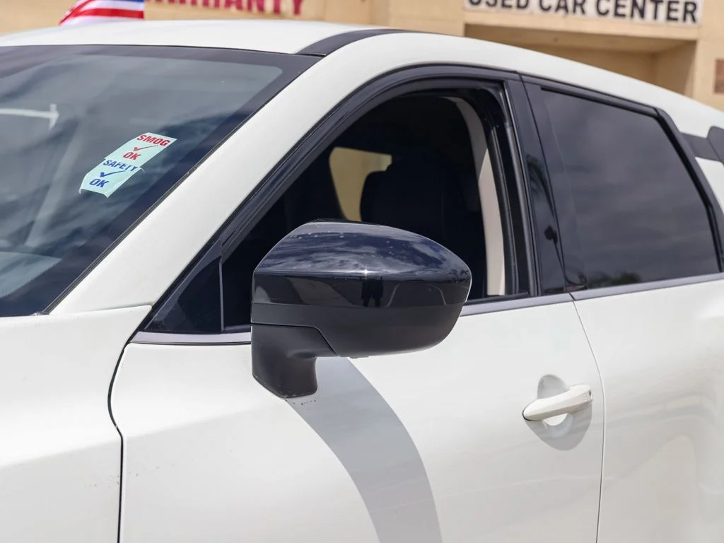 Used 2024 White Nissan S image 11
