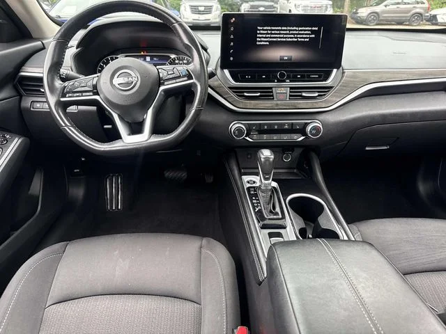 Used 2024  Nissan 2.5 SV image 16