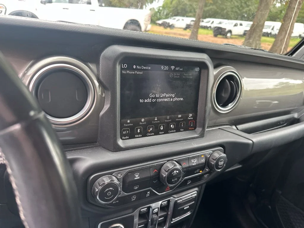 Used 2018 Gray Jeep Unlimited Sahara image 13