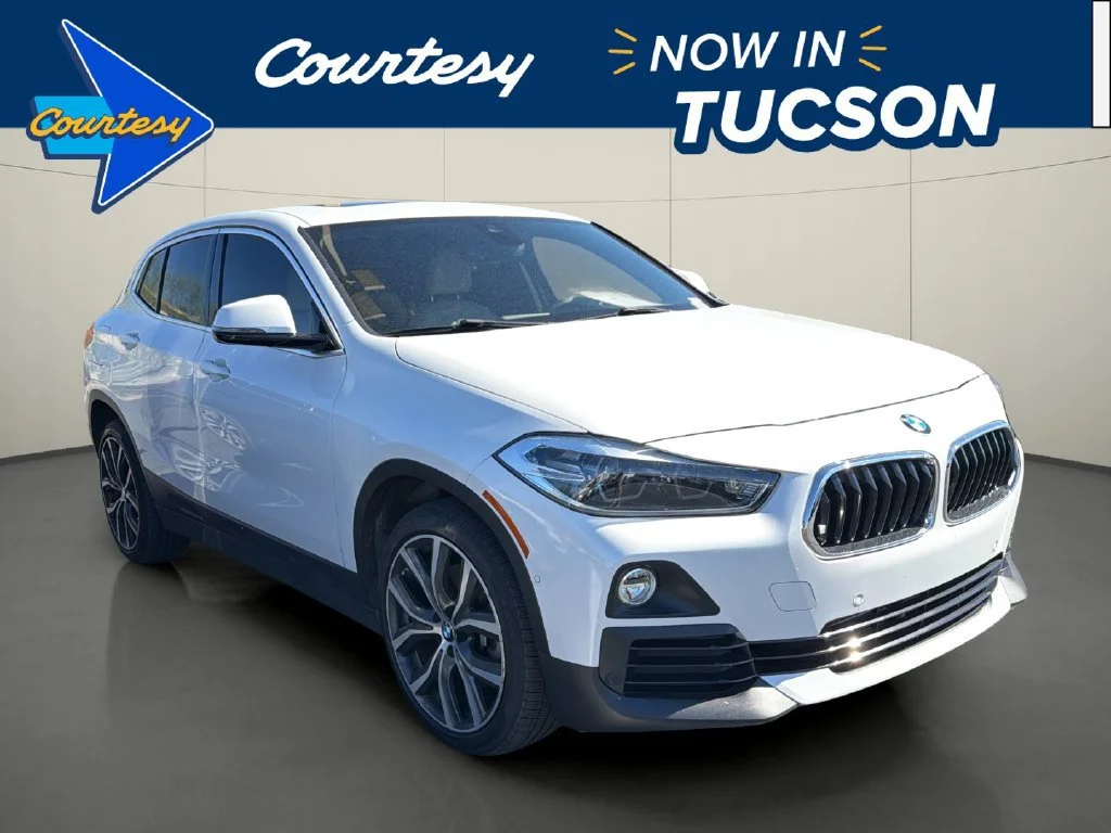 Used 2019  BMW sDrive28i image 1