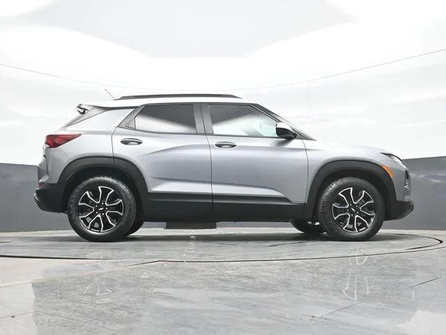 Used 2023 Gray Chevrolet ACTIV image 24