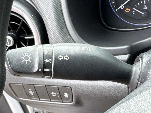Used 2023 Lunar White Hyundai SE image 28