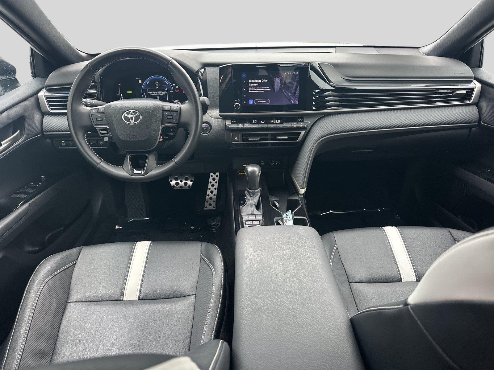 Used 2025 Ice Cap Toyota SE image 17