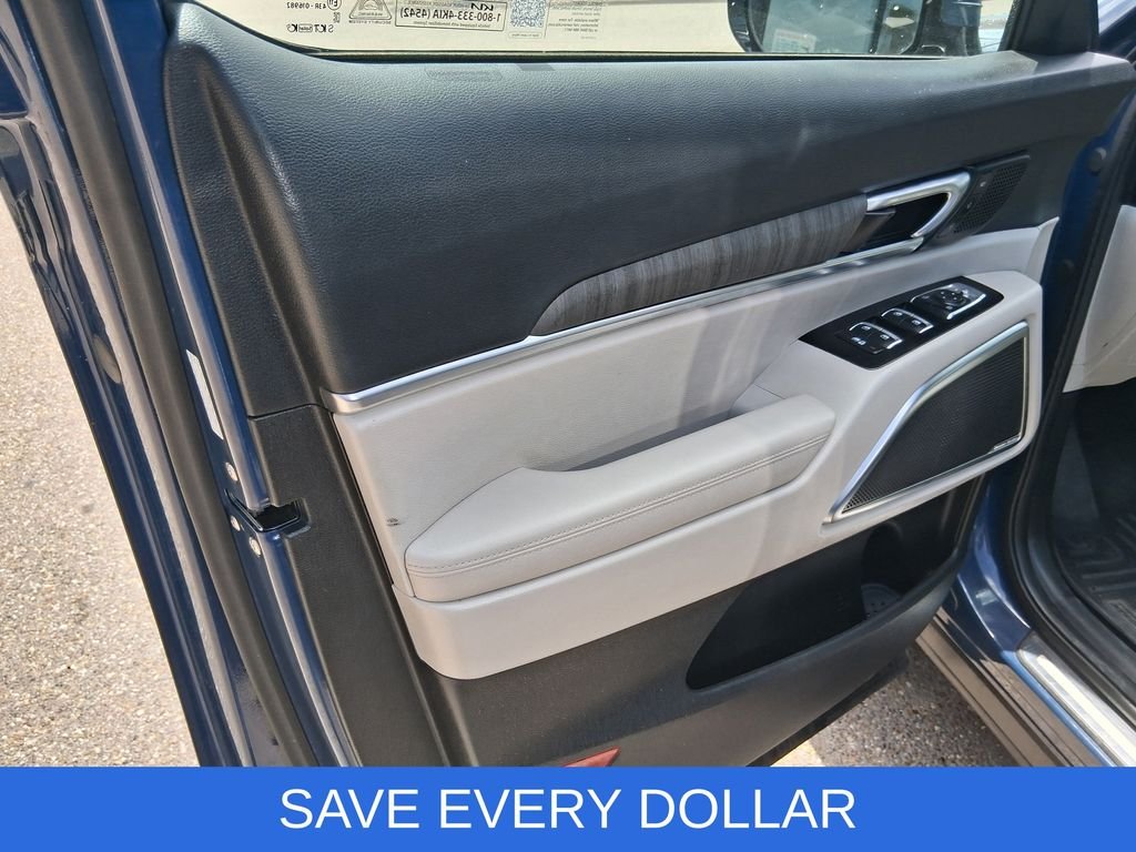 Used 2023 Black Kia SX image 11