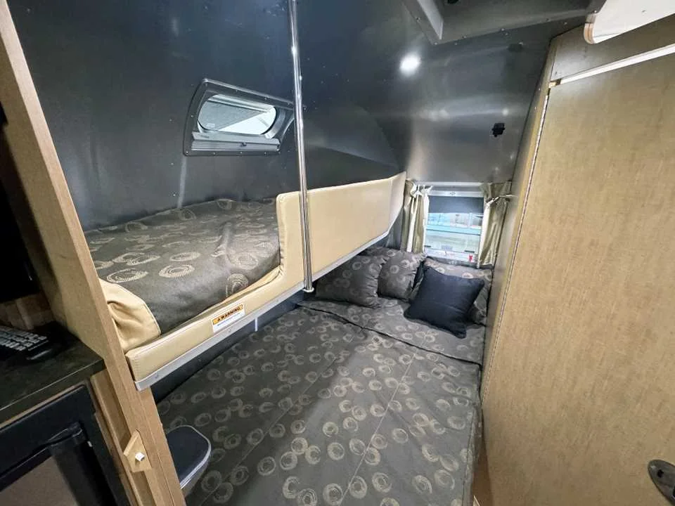 Used 2017 SILVER AIRSTREAM  image 15
