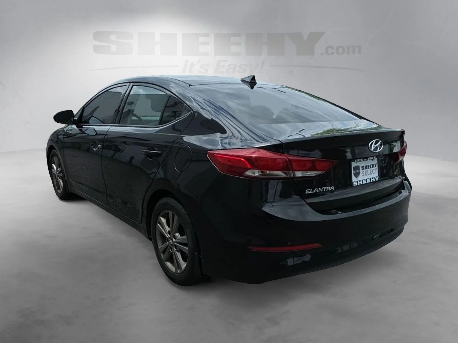 Used 2018 Black Hyundai Value Edition image 5