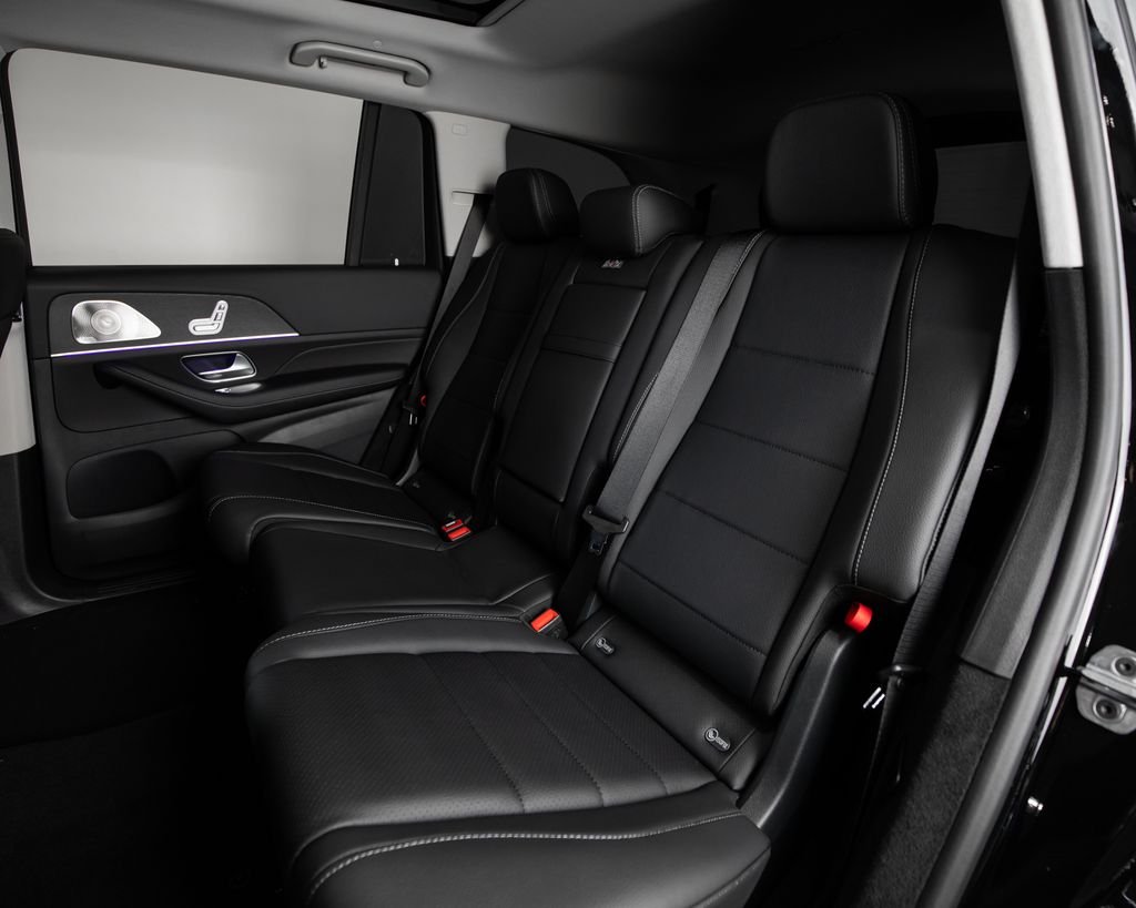 New 2026 Black Mercedes-Benz GLS 450 image 8