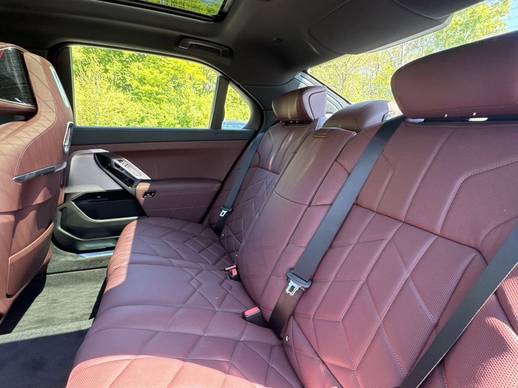 New 2026 Black Sapphire Metallic BMW 740i xDrive image 25
