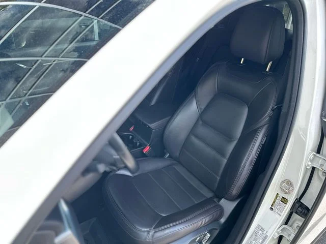 Used 2020 White Mazda Signature image 12