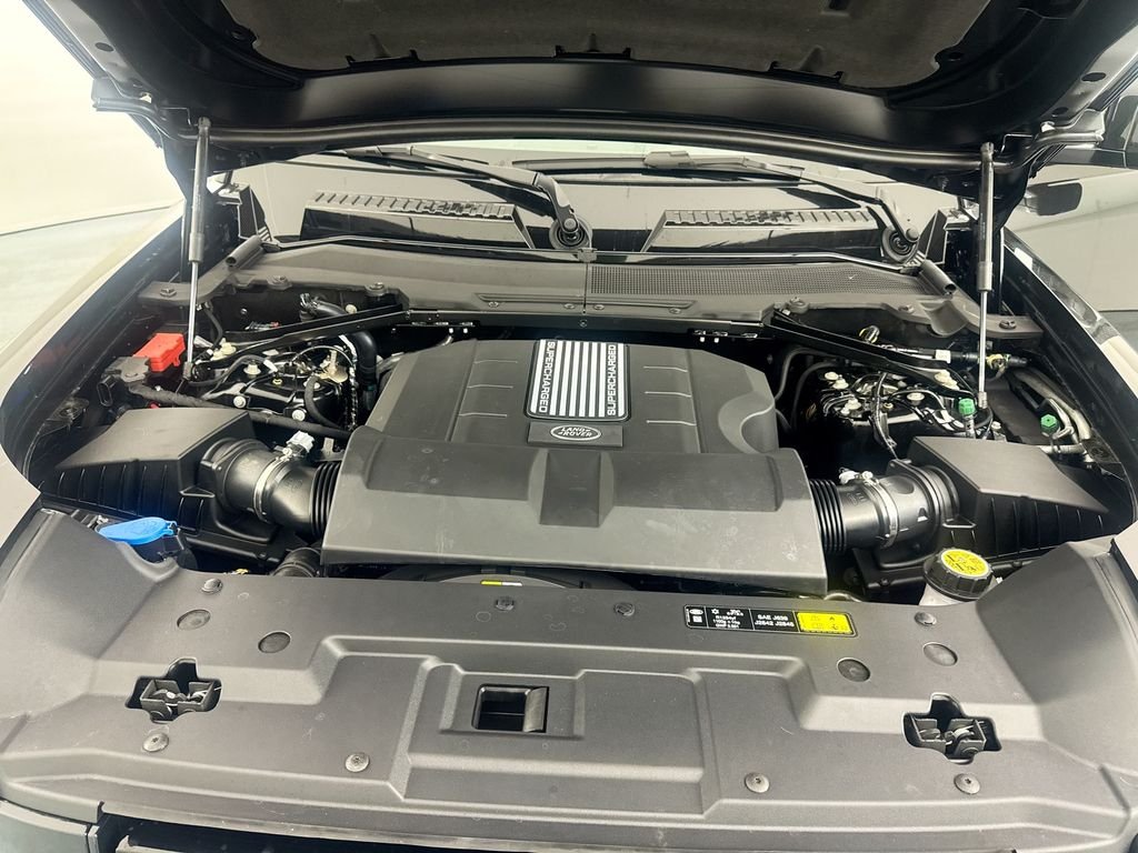 New 2026 Santorini Black Land Rover V8 image 30