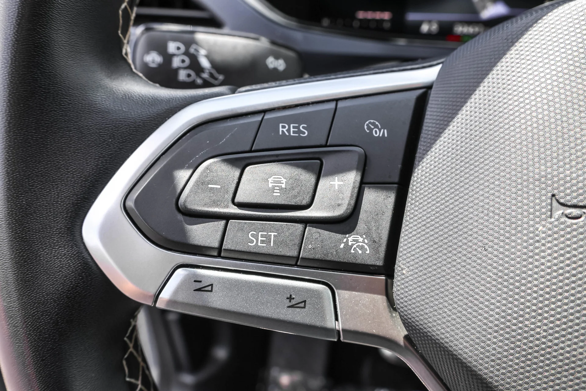 2023 Volkswagen Taos SE - Photo 27