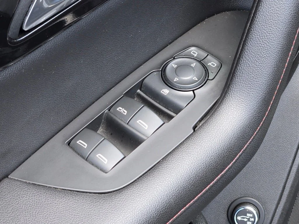 Used 2021 BLACK Chevrolet RS image 22