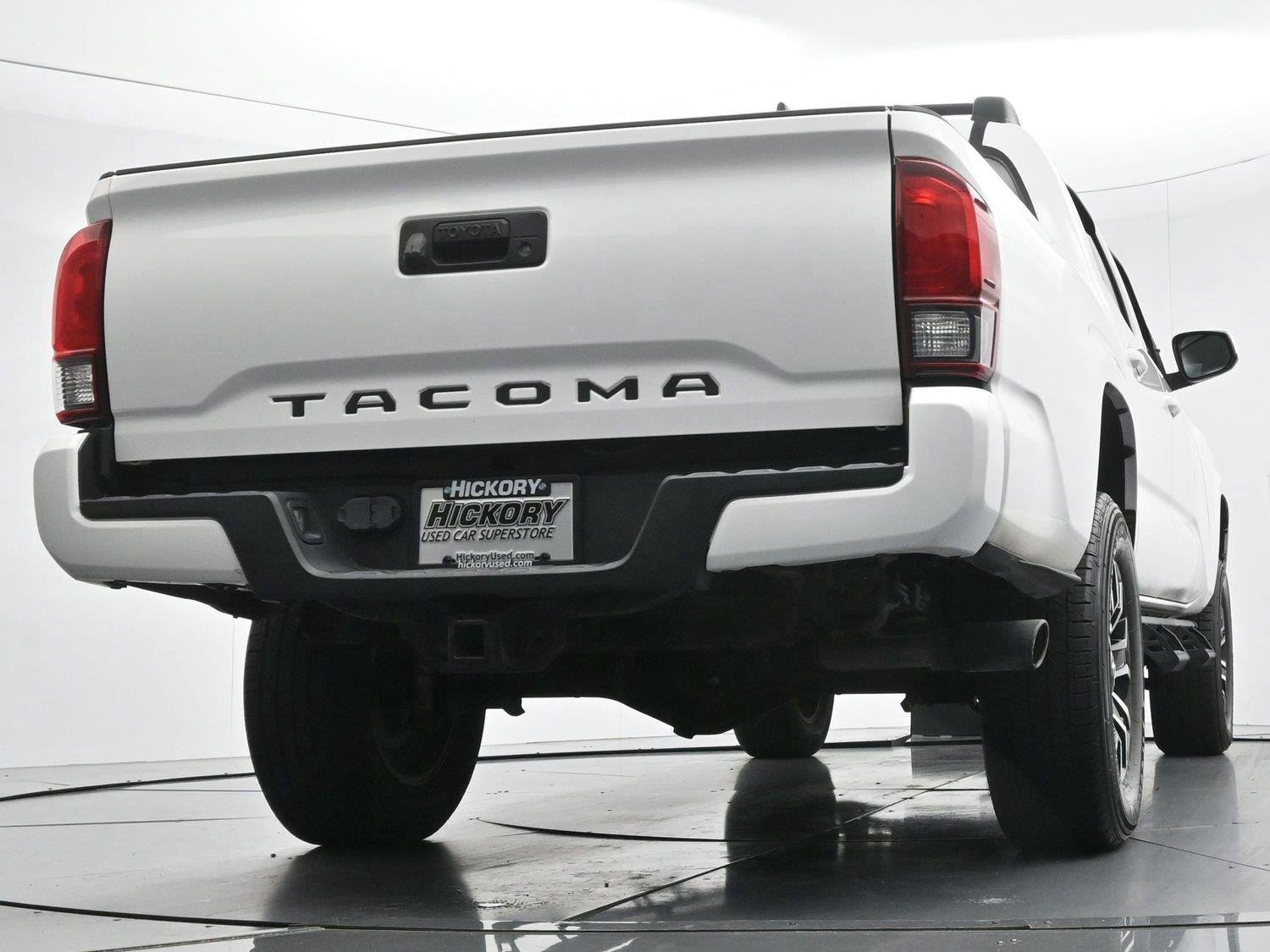 Used 2022 White Toyota SR V6 image 50