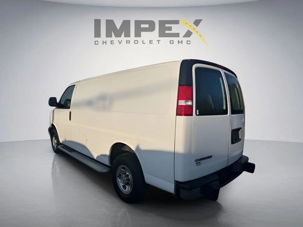 Used 2023 Summit White Chevrolet WT image 3