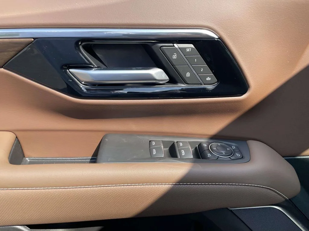 New 2026 Sterling Gray Metallic Chevrolet High Country image 19