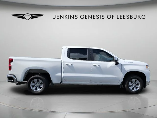 Used 2025 White Chevrolet LT image 3
