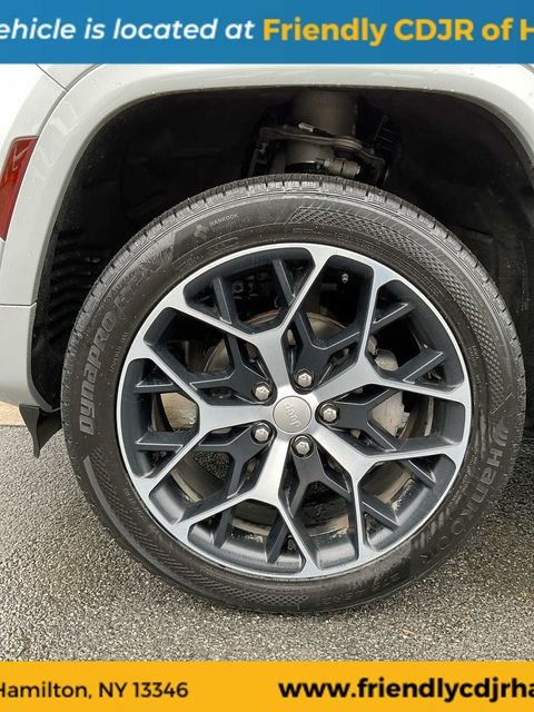 Used 2024 Silver Jeep Summit Reserve image 19