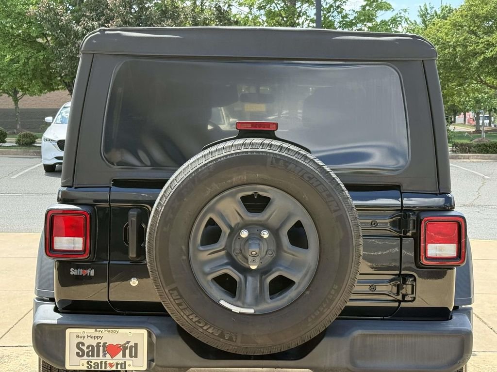 Used 2020 Black Jeep Unlimited Sport image 11