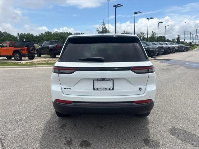 New 2026 Bright White Clear-Coat Exterior Paint Jeep Limited image 9