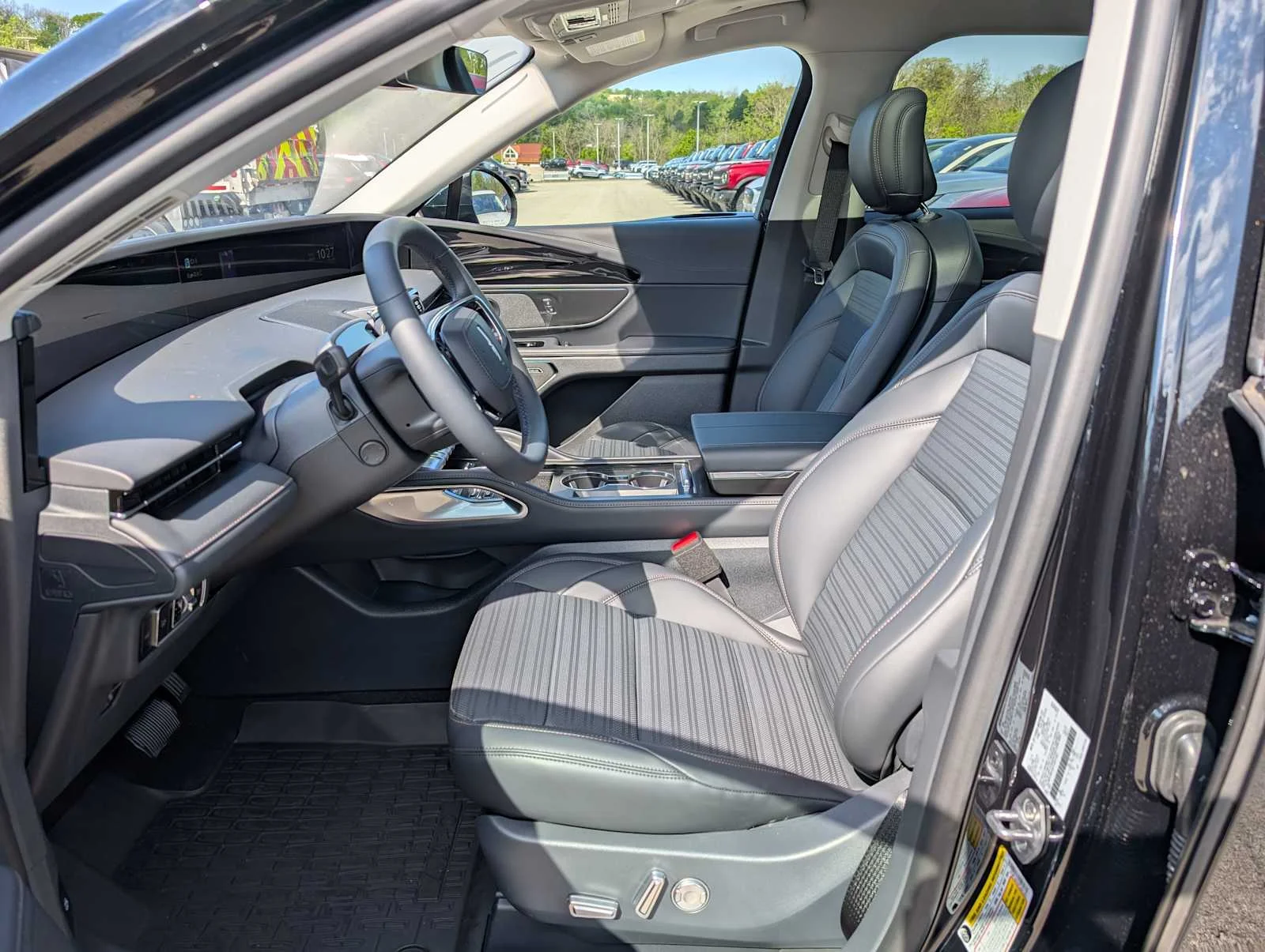 New 2026 Infinite Black Metallic Clearcoat Lincoln Reserve image 4