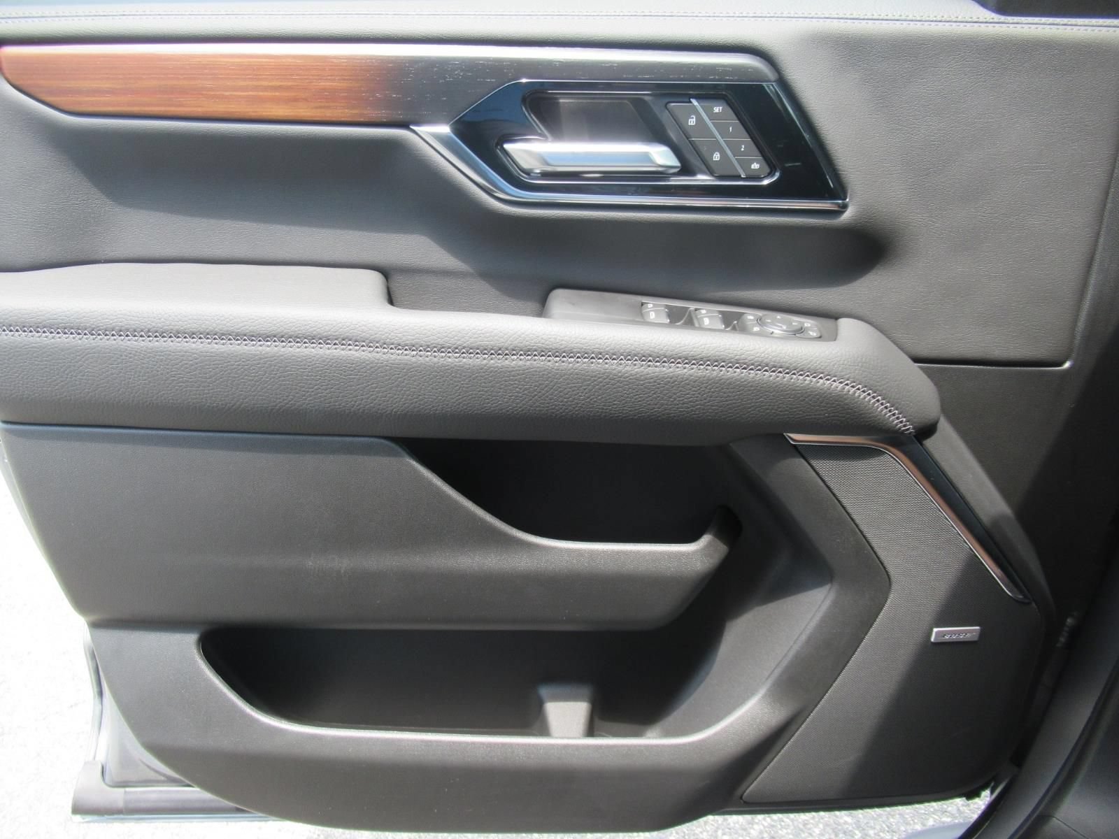 2026 GMC Yukon Denali - Photo 24