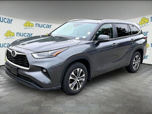 Certified Used 2025 MAGNETIC GRAY MET. Toyota  image 3