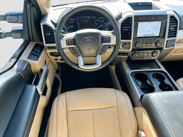 Used 2020 White Ford Lariat image 22