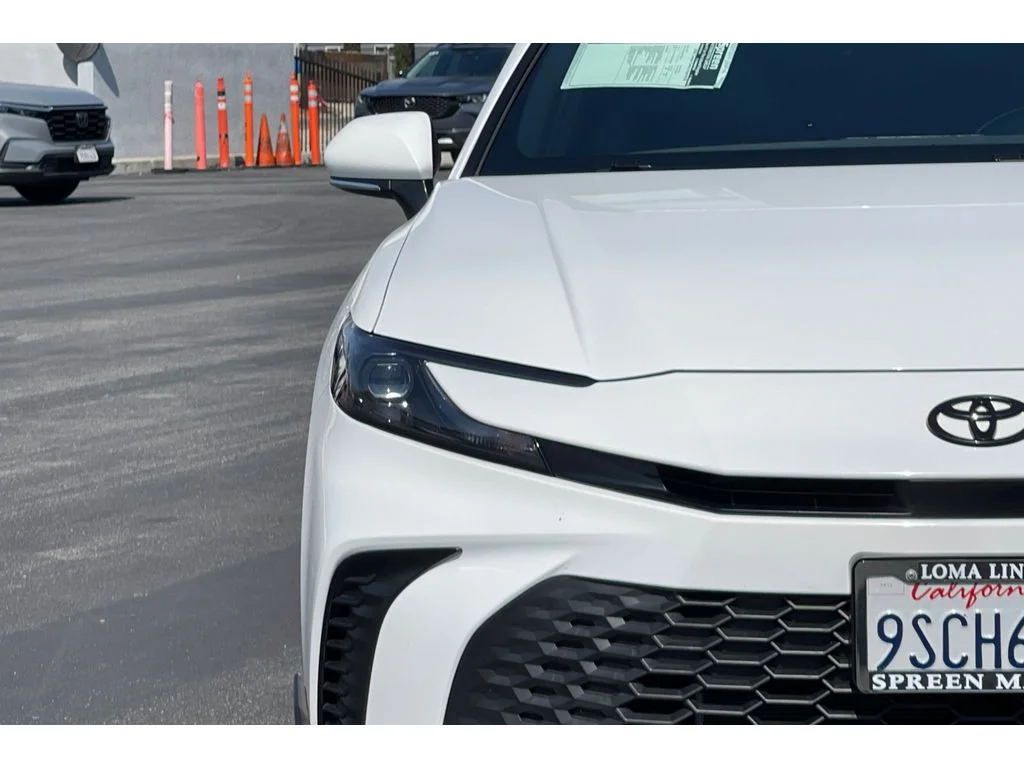 Used 2025 Ice Cap Toyota SE image 44