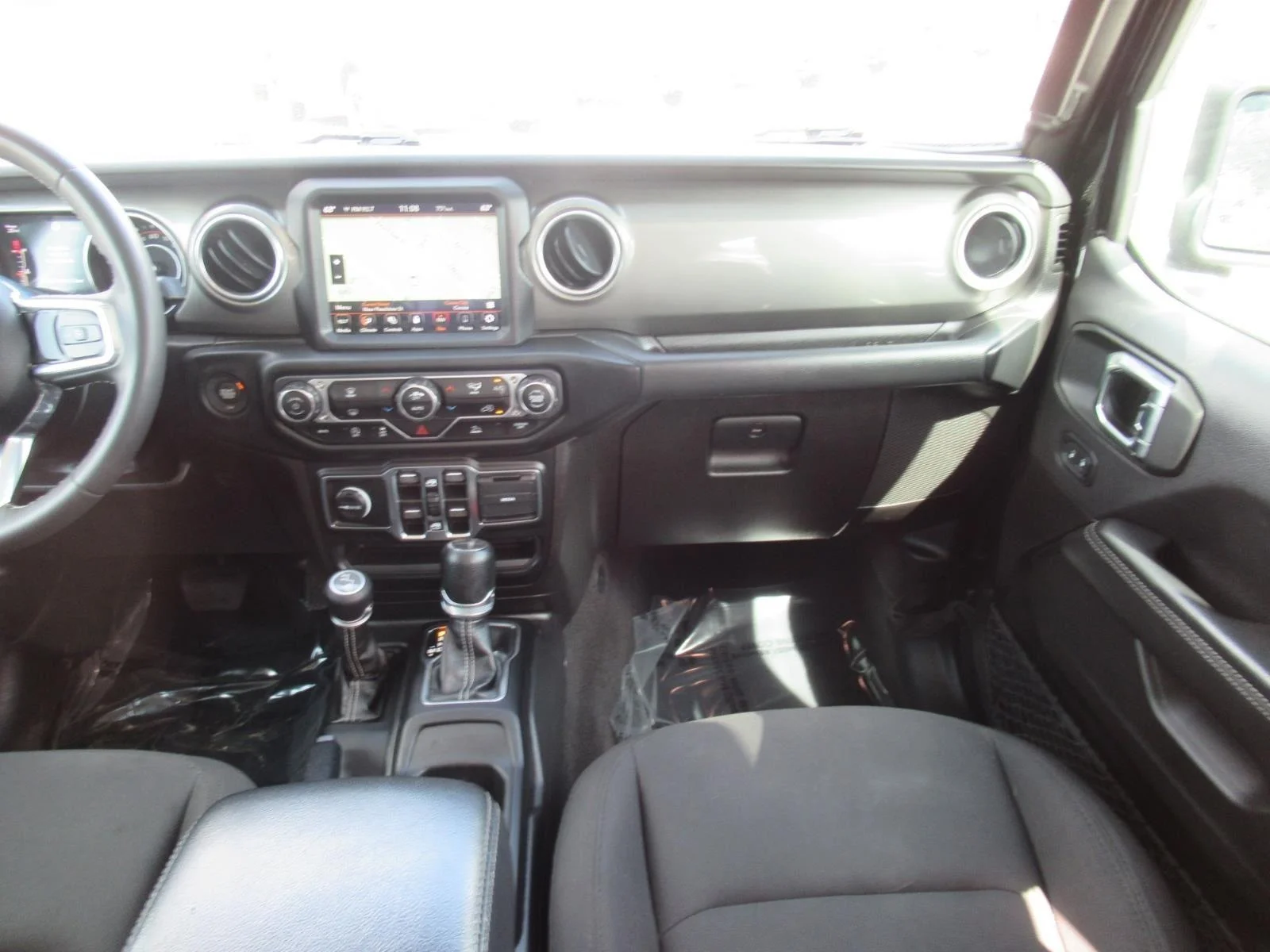 2023 Jeep Gladiator Overland - Photo 15