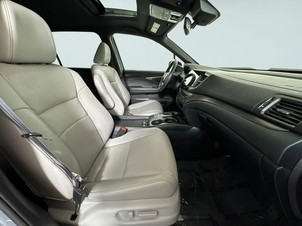 Used 2023 Gray Honda EX-L image 8