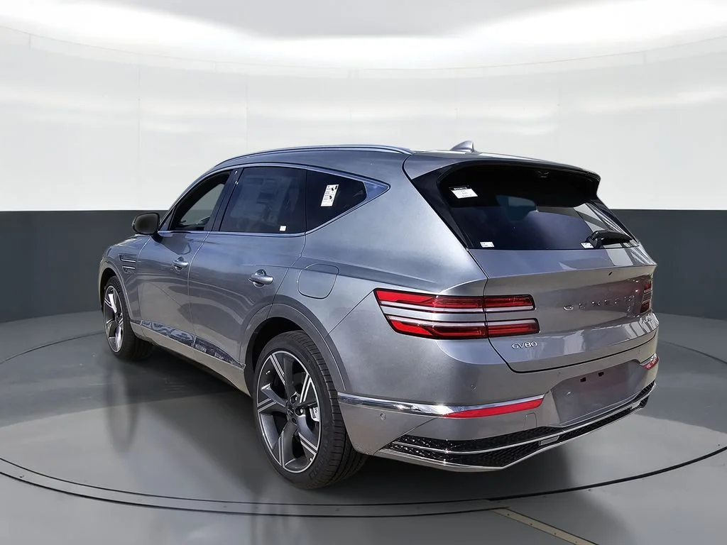 New 2026 Silver Genesis 3.5T Prestige image 4