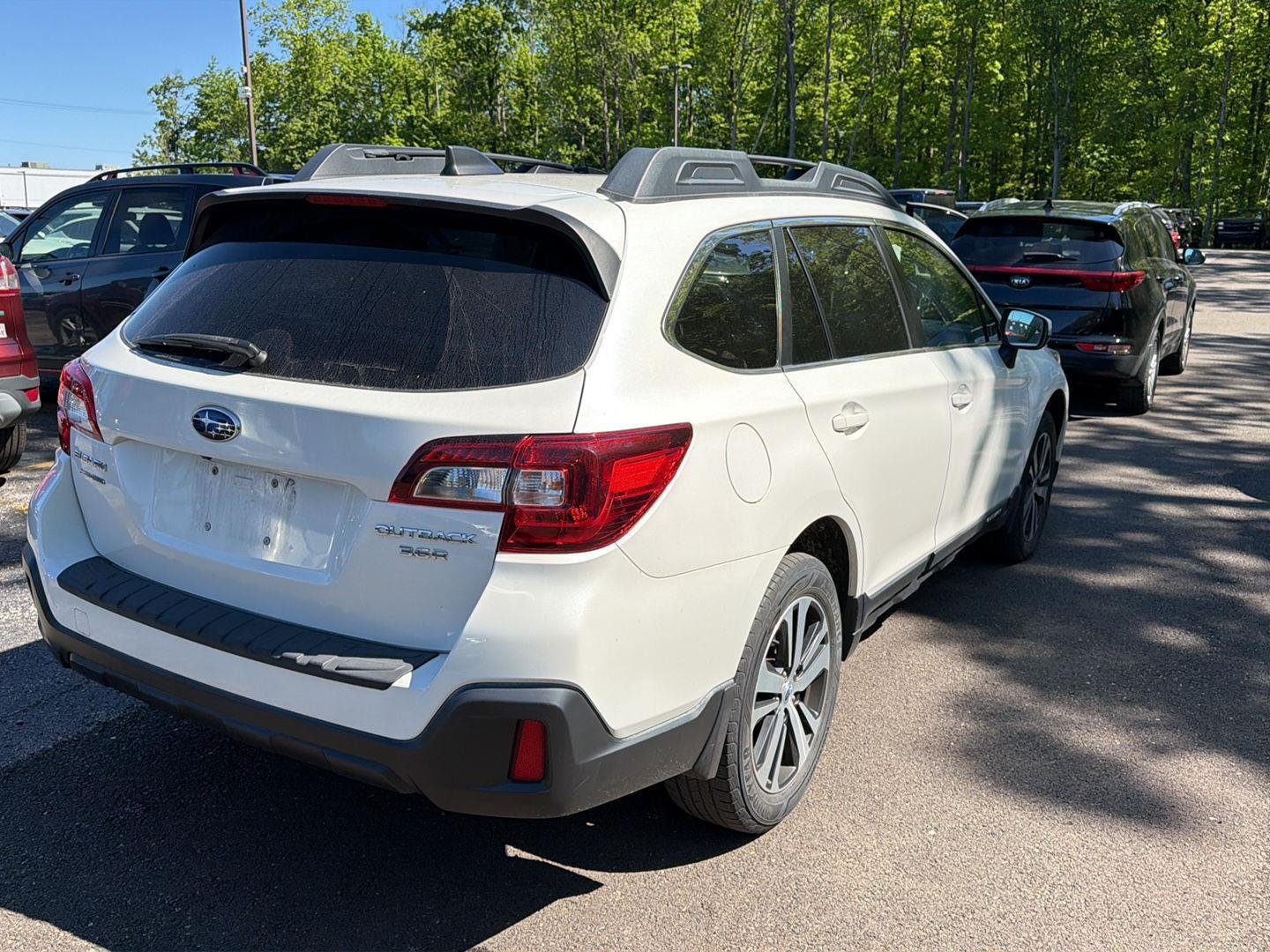Used 2018 Crystal White Pearl Subaru Limited image 9