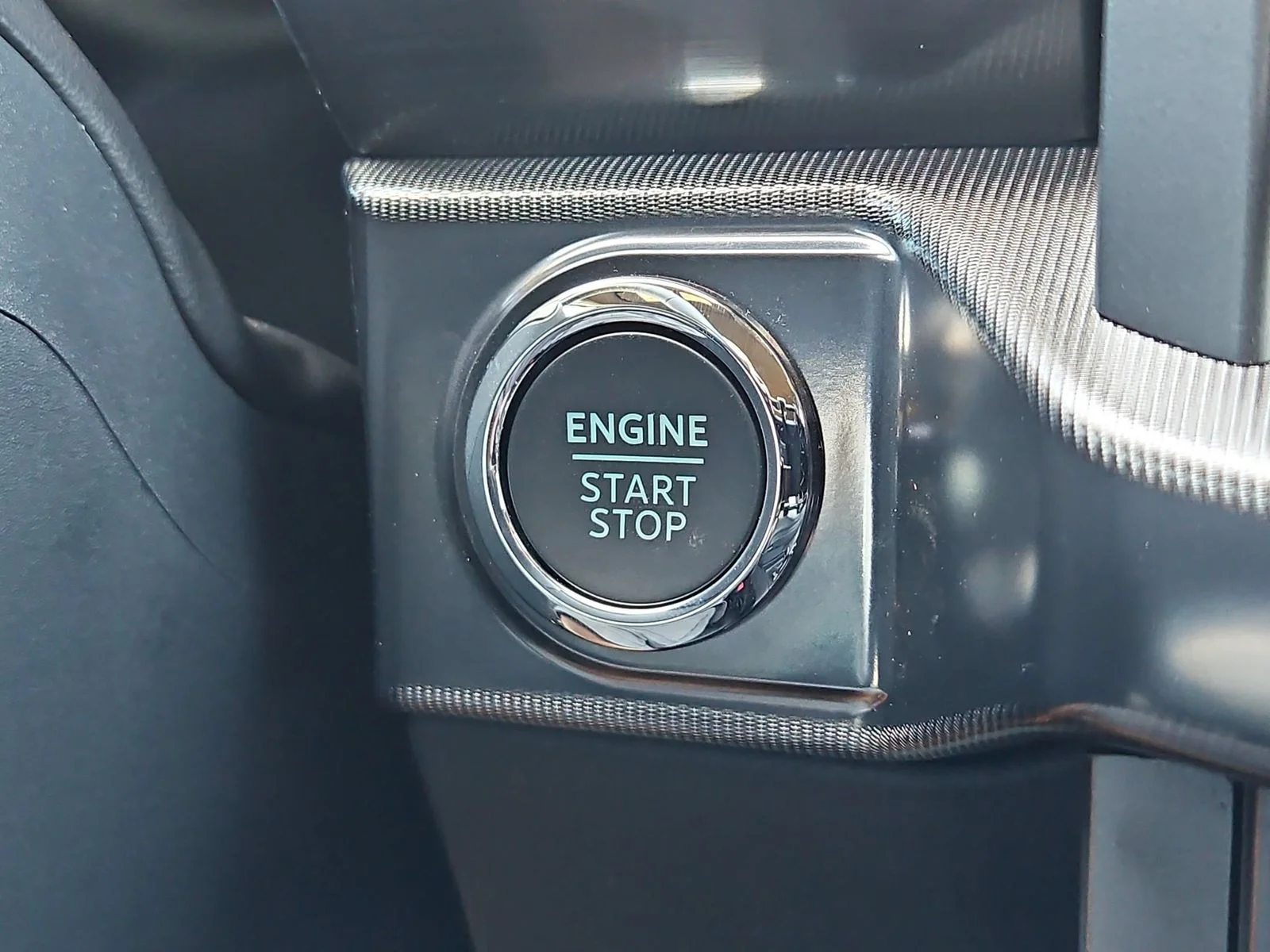 New 2026 Carbonized Gray Metallic Ford Lariat® image 17