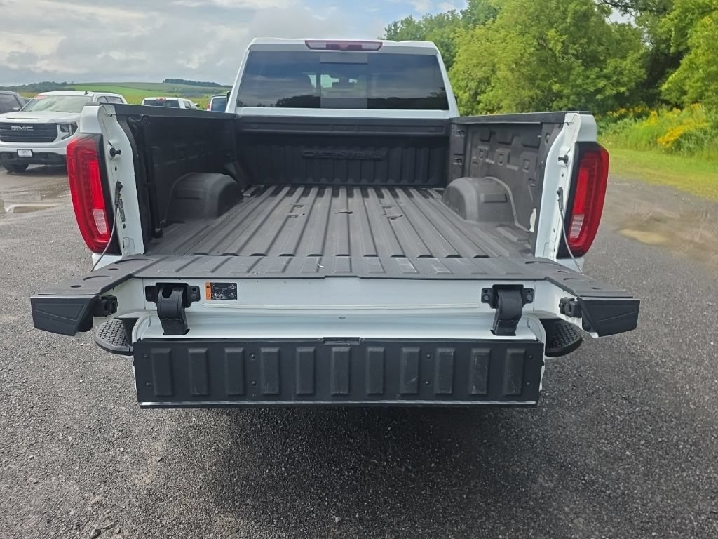 Used 2022 SUMMIT WHITE GMC Denali image 9