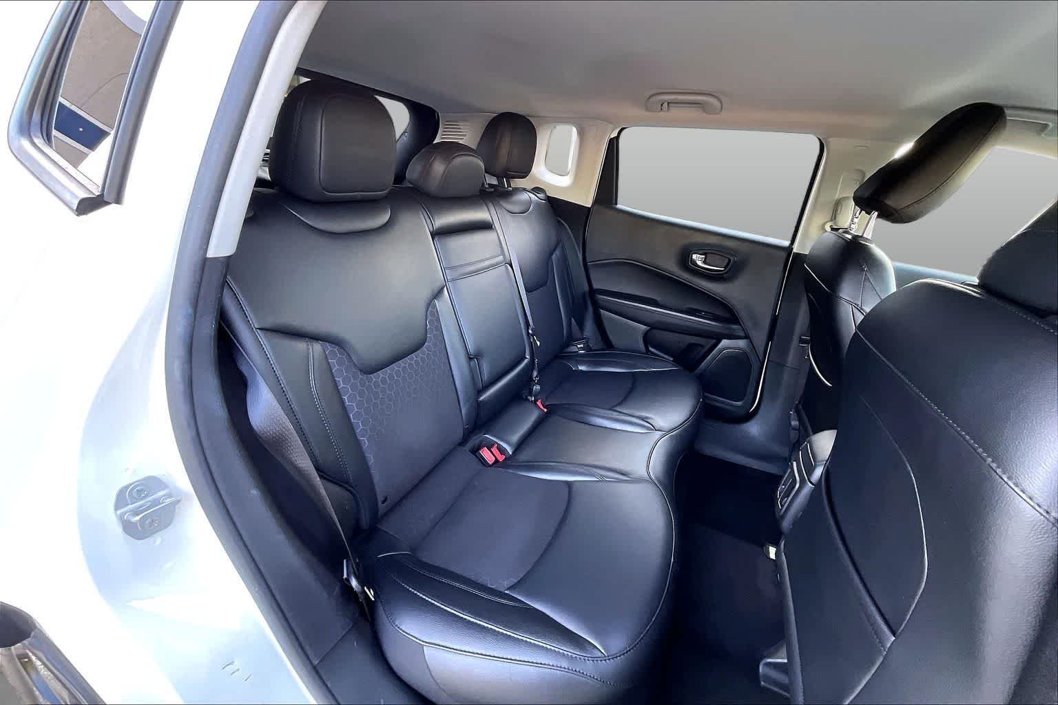 Used 2019 White Clearcoat Jeep Latitude image 18