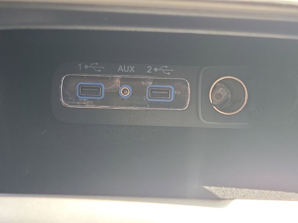 Used 2021 Black Jeep Laredo E image 27