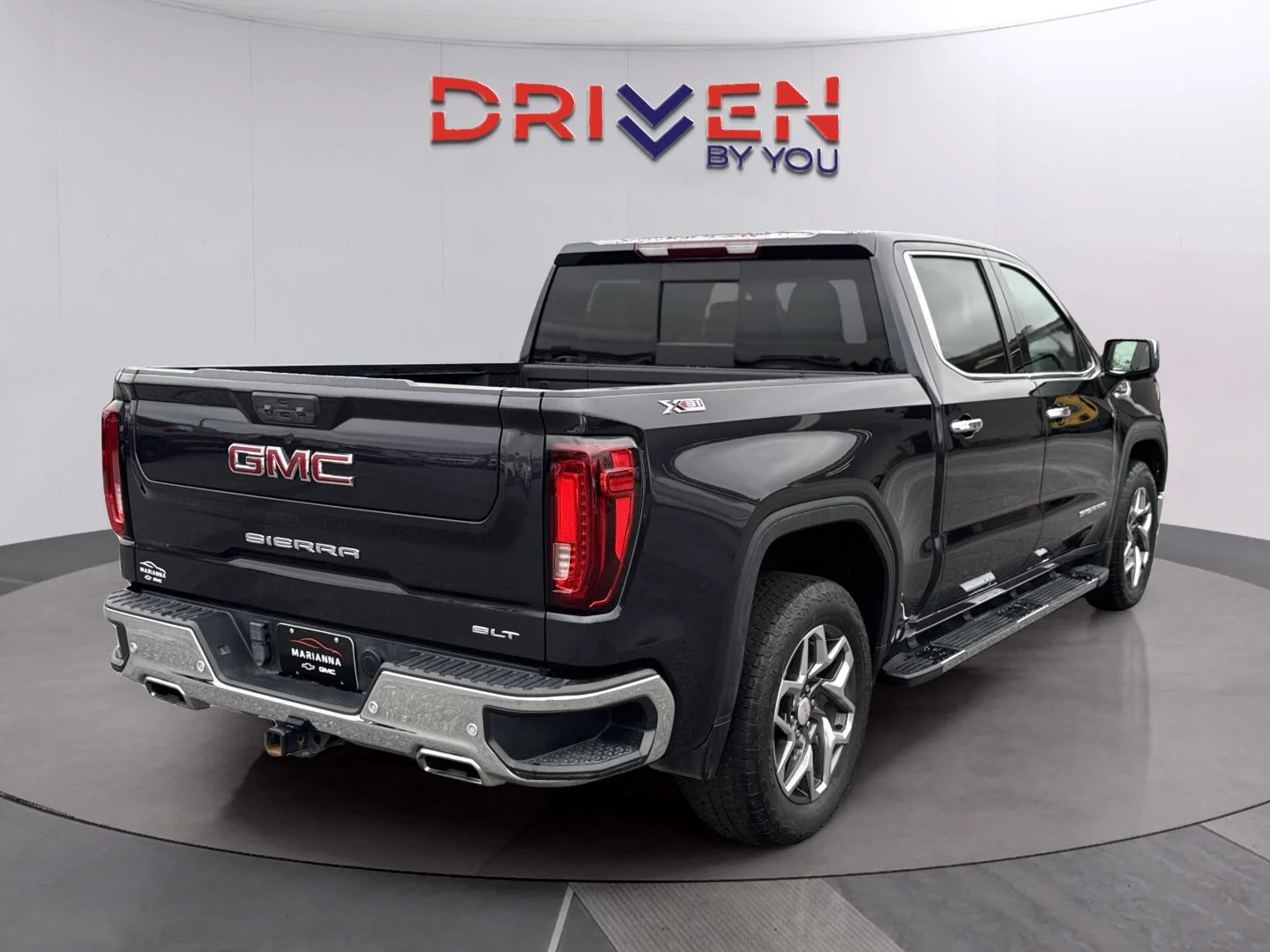 Used 2024 Titanium Rush Metallic GMC SLT image 5