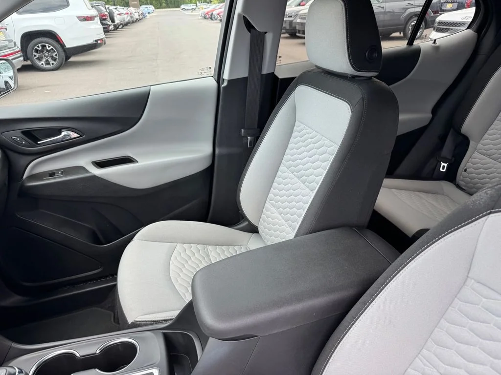 Used 2020 White Chevrolet LT image 10