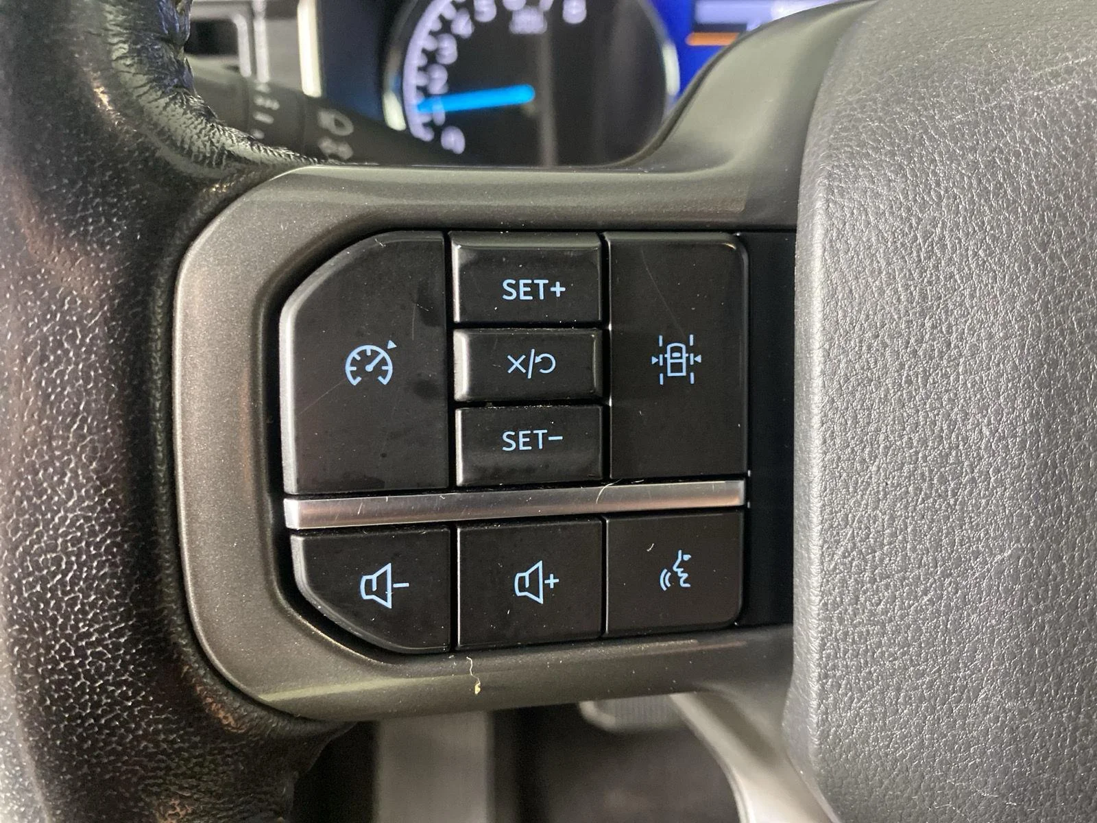 Used 2021 Oxford White Ford XLT image 25