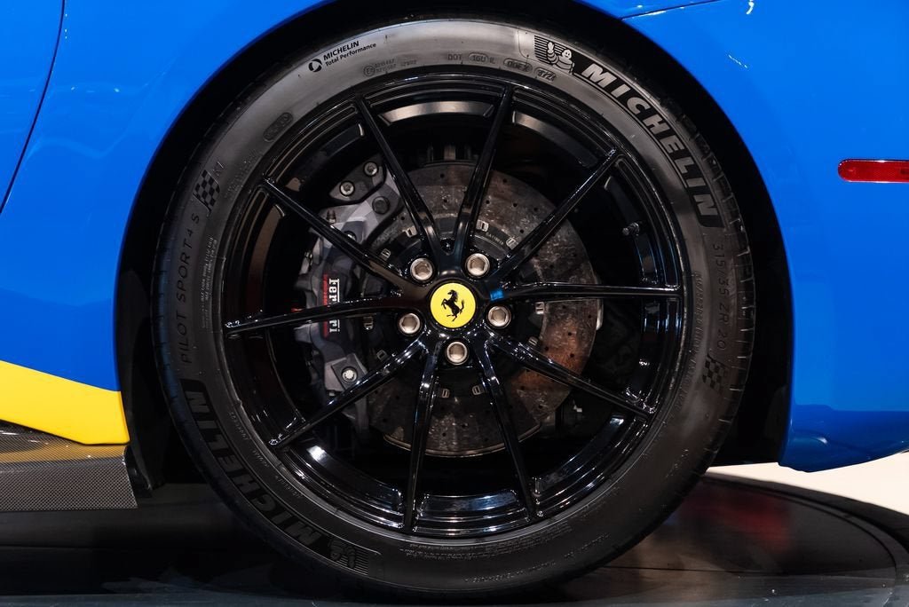 Certified Used 2017 Extra Sample Ferrari Base image 16