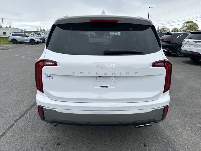 Used 2025 White Kia S image 5