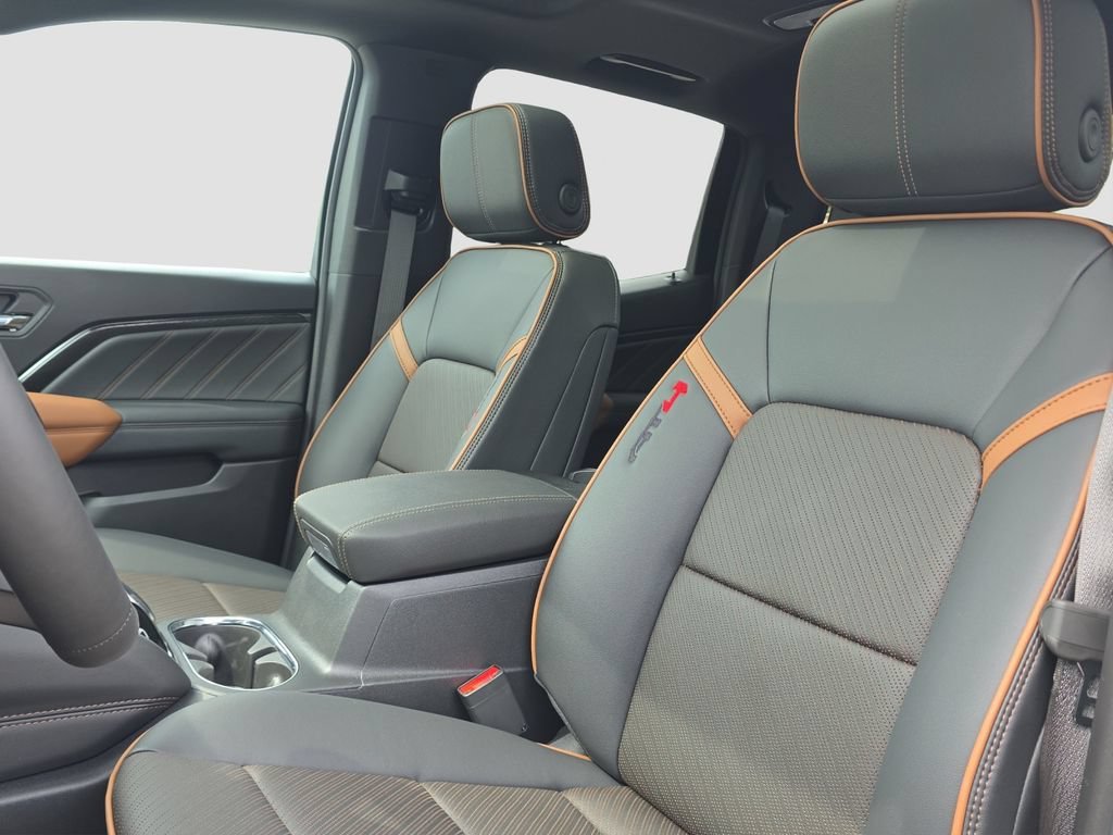 2026 GMC Canyon AT4 - Photo 7