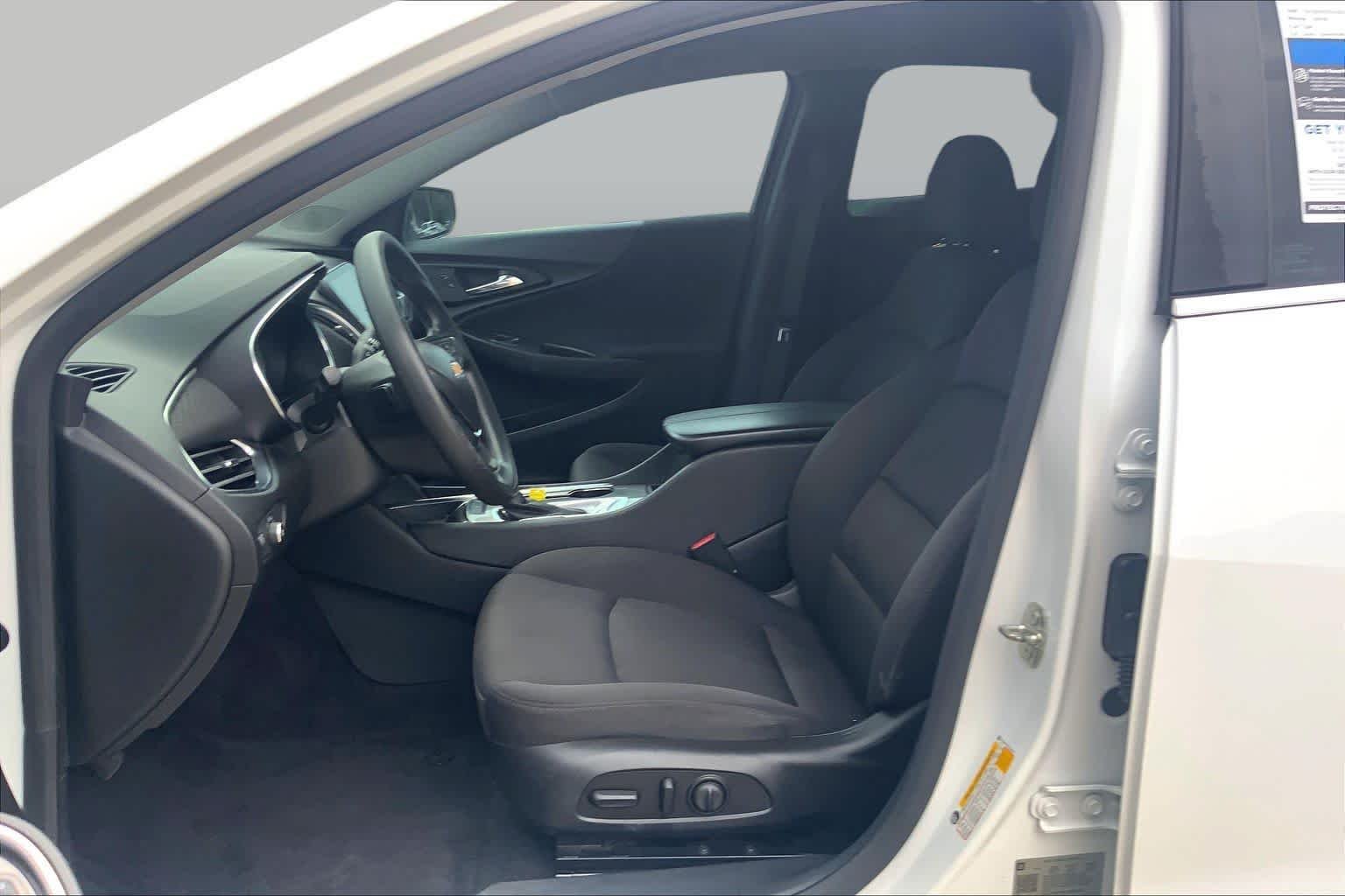 Used 2020 Summit White Chevrolet LT image 8